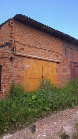 Гараж, > 30 м²