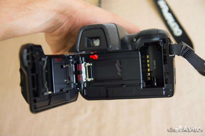 Olympus is 3000, зеркальный, аналоговый