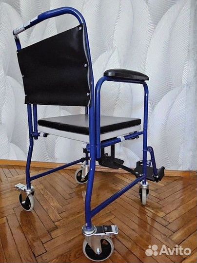 Кресло-каталка с санитарным оснащением