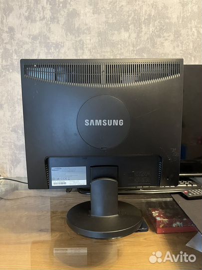 Монитор Samsung