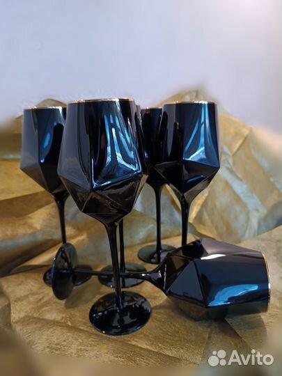 Бокалы из черного стекла