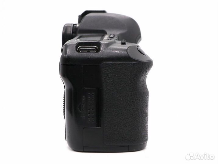 Canon EOS 5D Mark II body (пробег 750 кадров)