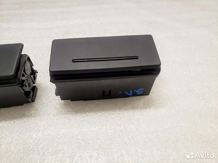 Пепельница заняя Audi A6 C6, Q7 4L