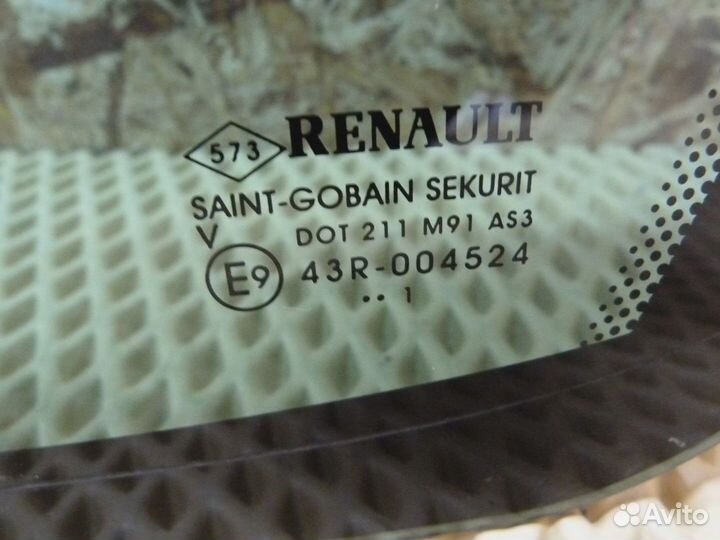 Стекло двери задней левой форточка Renault Megane III 2009-2016 (822210006R)