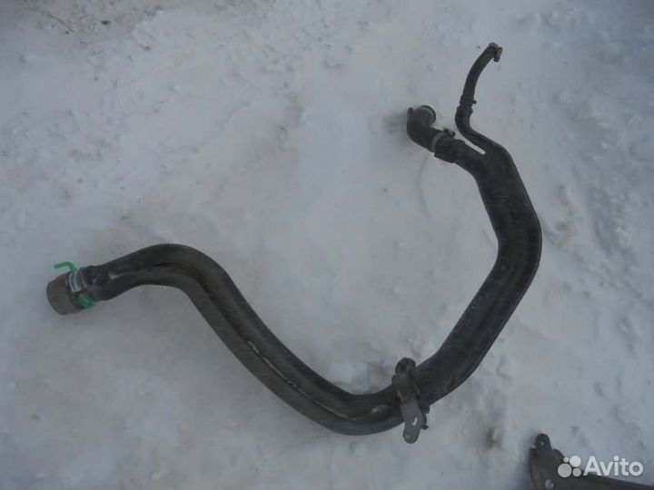 Горловина топливного бака Toyota Avensis AZT251