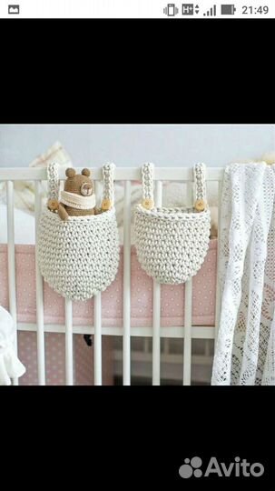 Пледы, шапки, пинетки, корзинки