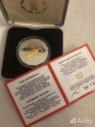 Монета Лось. Накладка. 500 тенге 2012