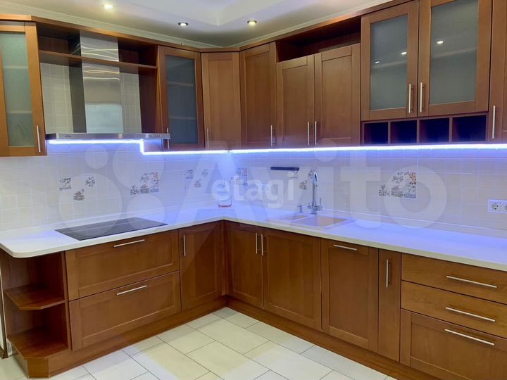 2-к. квартира, 60 м², 2/14 эт.