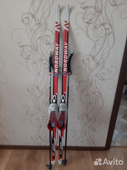 Беговые лыжи