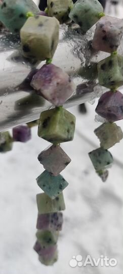 Браслет из натуральных камней коралл