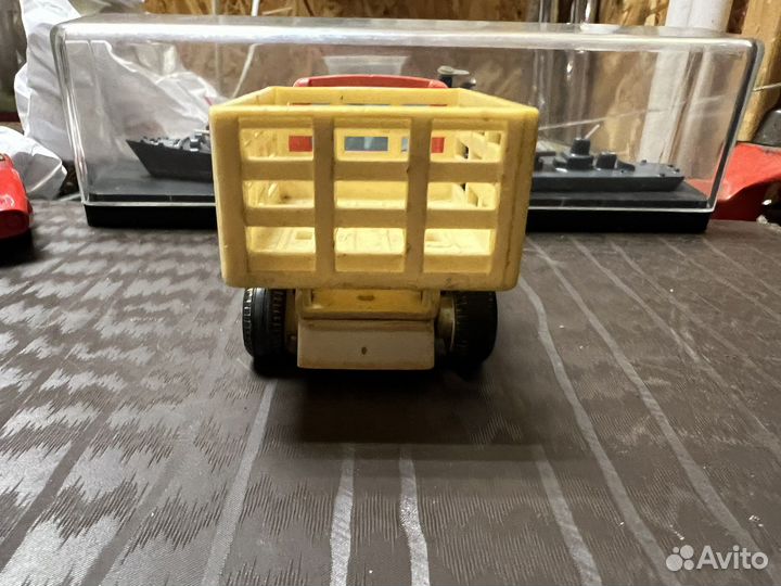 Игрушка машинка