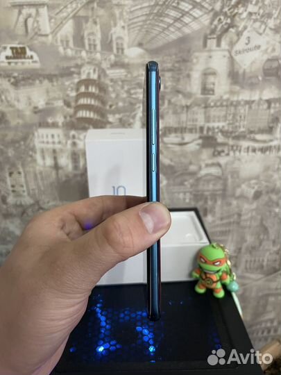 HONOR 10, 4/64 ГБ