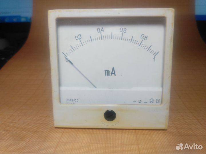 Миллиамперметр 1 мА М42100