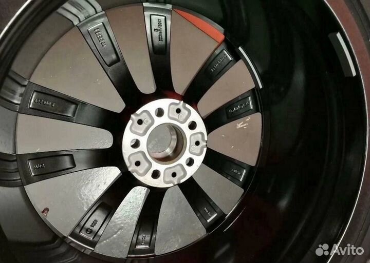 Pirelli P Zero 245/45 R20 и 275/40 R20