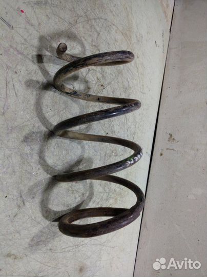 Пружина передняя правая Renault Sandero 1