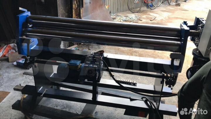 Вальцы ширина валов 1300мм / Толщина гибки 2мм