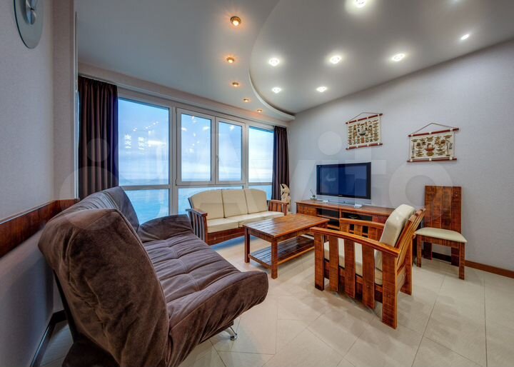 2-к. квартира, 60 м², 3/3 эт.