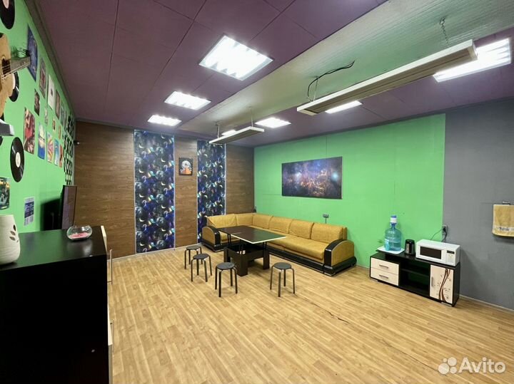 Пой караоке, ори в микрофон, никто не услышит