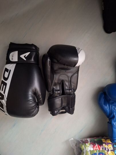 Боксерские перчатки 14 oz