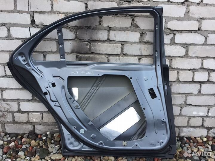 Задняя левая дверь на мерседес W222 long
