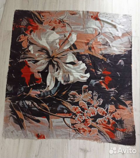 Женские шарфы и платки