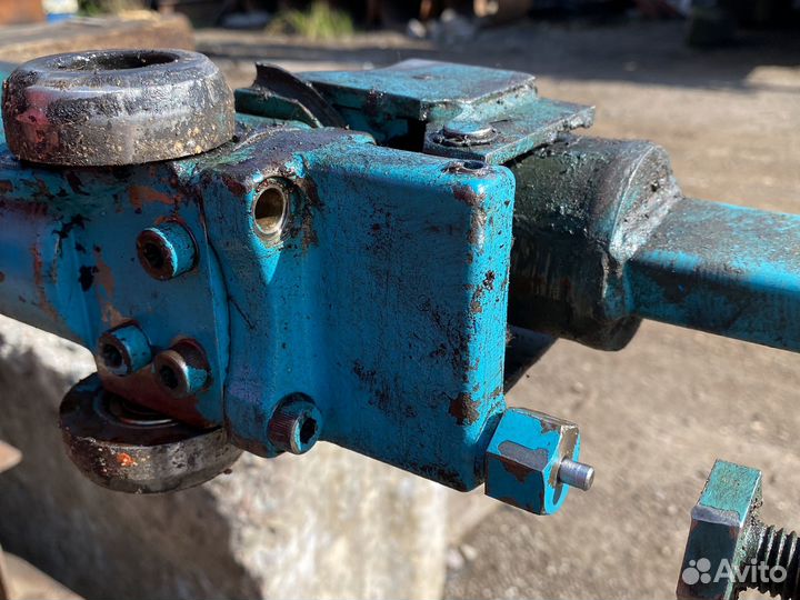 Клапан выдвижения стрелы тадано z300