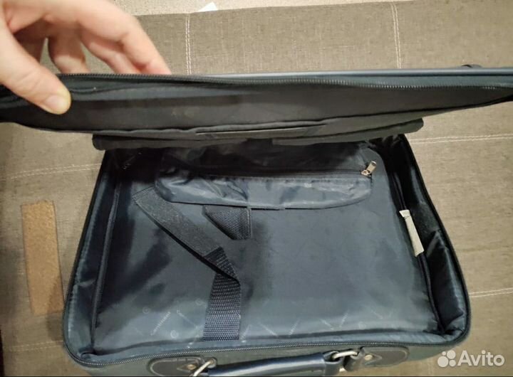 Портфель для ноутбука