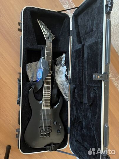 Электрогитара jackson + черный кейс