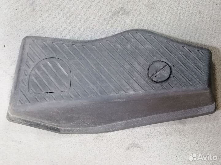 Накладка (кузов внутри) Mitsubishi Outlander (CU)