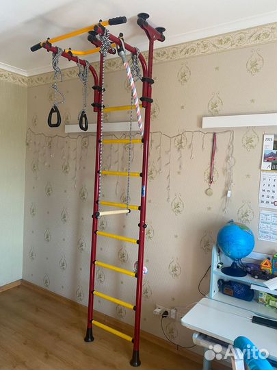 Детская спортивная шведская стенка