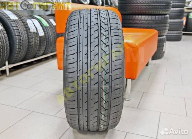 Sonix Prime UHP 08 255/45 R18 103W