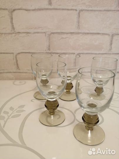 Бокалы и рюмки
