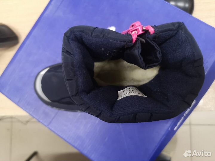 Продается детская обувь