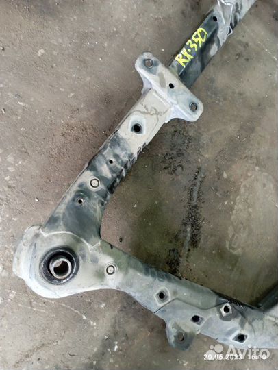 Балка подвески передняя Lexus Rx350 2010