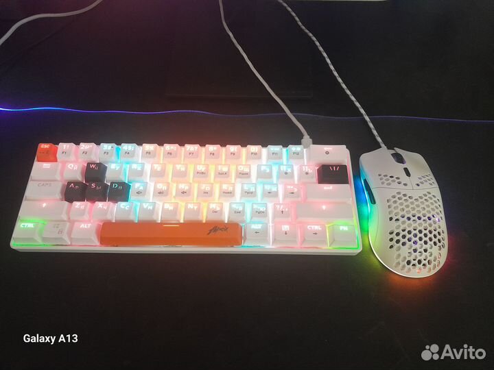 Мощный игровой компьютер с монитором