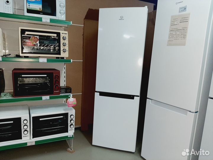 Холодильник Indesit DSN 18