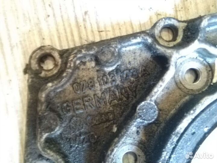 Крышка коленвала передняя / задняя Volkswagen