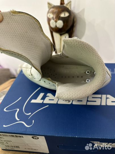 Фигурные коньки risport 220