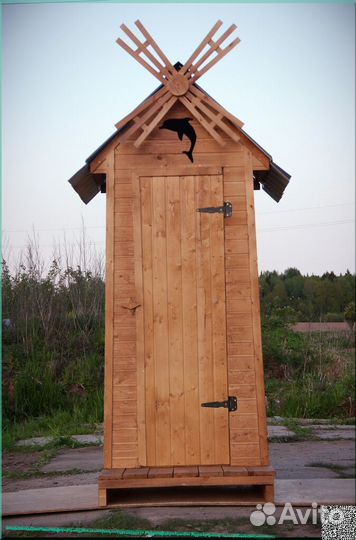 Уличный туалет деревянный