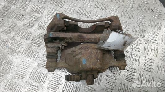 Суппорт тормозной передний правый honda jazz 1 (4B