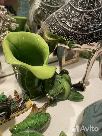 Статуэтки. Лягушки