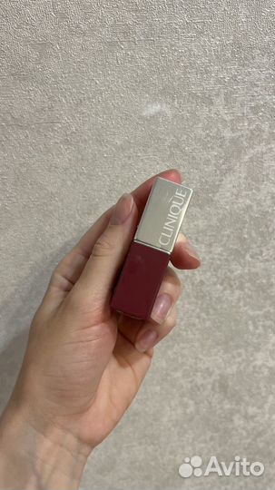 Clinique помада