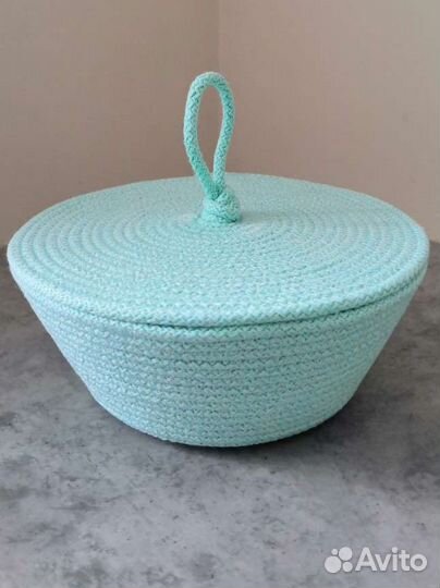 Интерьерная корзина с плоской крышкой