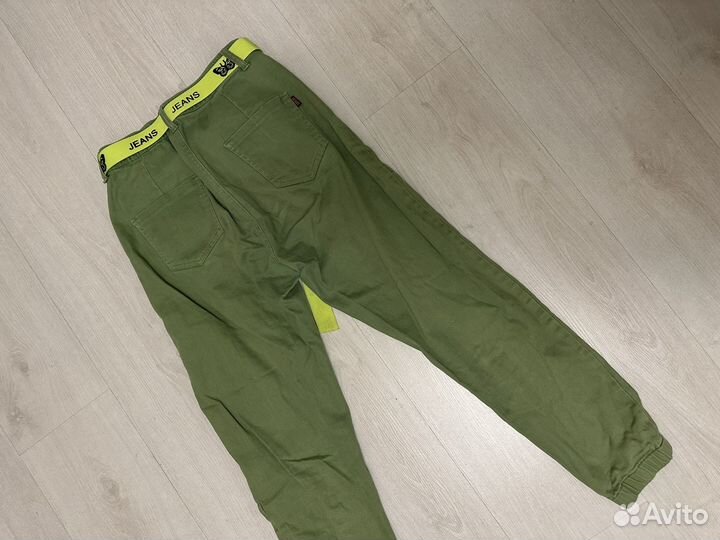 Джинсы и футболка для девочки