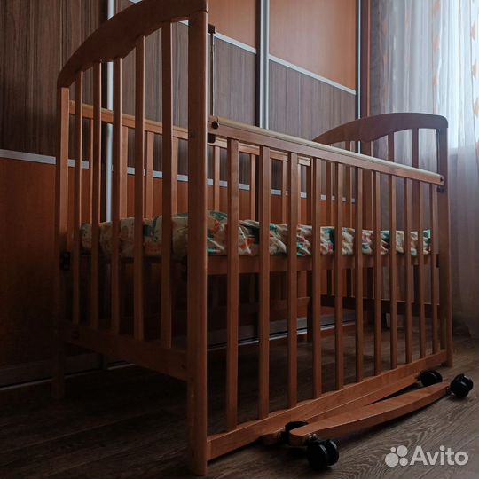 Детская кроватка