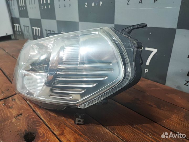 Фара левая Suzuki SX4 1 06-14 Оригинал целая