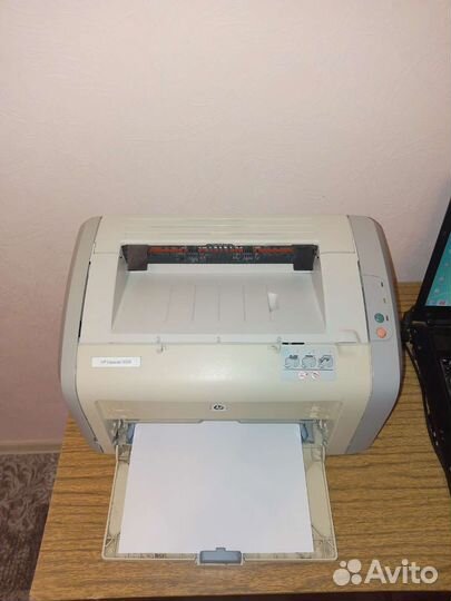 HP LaserJet 1010. Рабочий+2картриджа