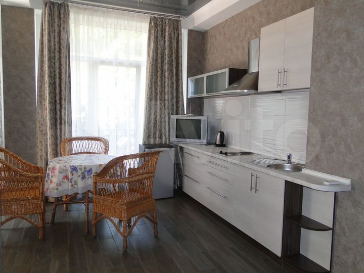 Дом 40 м² на участке 2 сот.