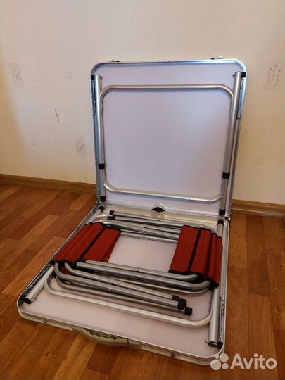 Стол раскладной со стульями