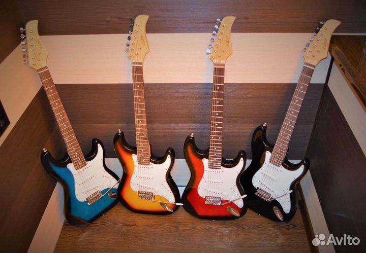 Электрогитара (новая) с чехлом и аксессуарами